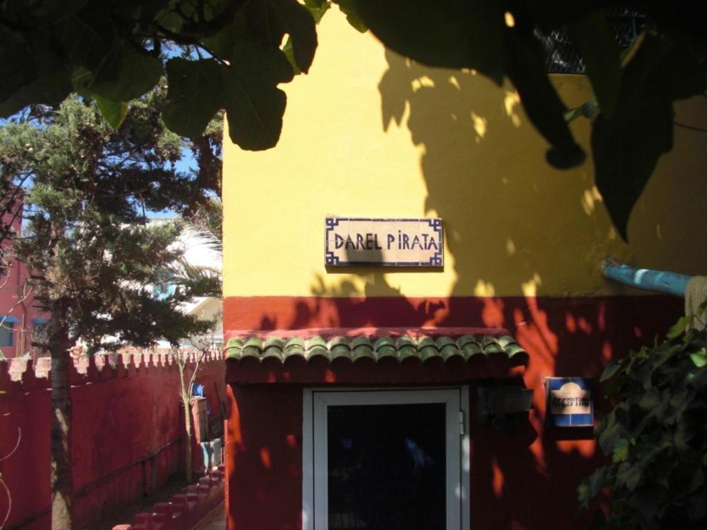 Dar El Pirata Hostel Asilah Exterior photo
