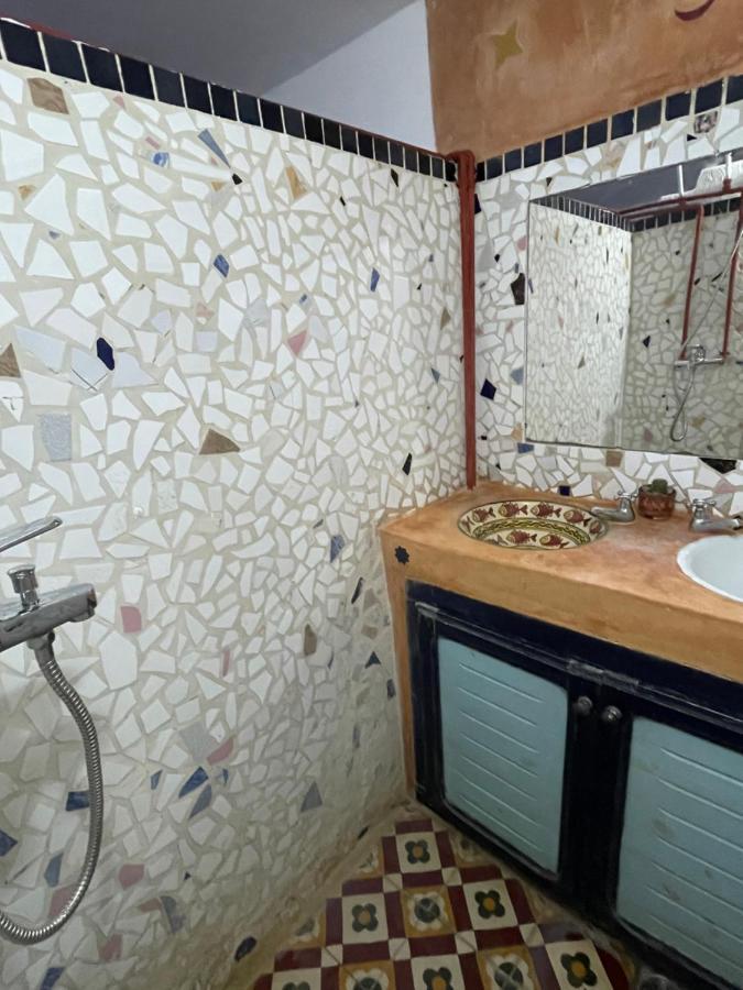 Dar El Pirata Hostel Asilah Exterior photo